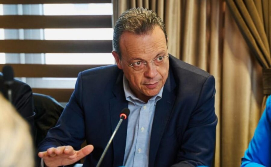Φάμελλος: Διπλωματική ήττα της κυβέρνησης στη Μονή Σινά